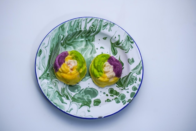 Zestaw talerzy z daniami